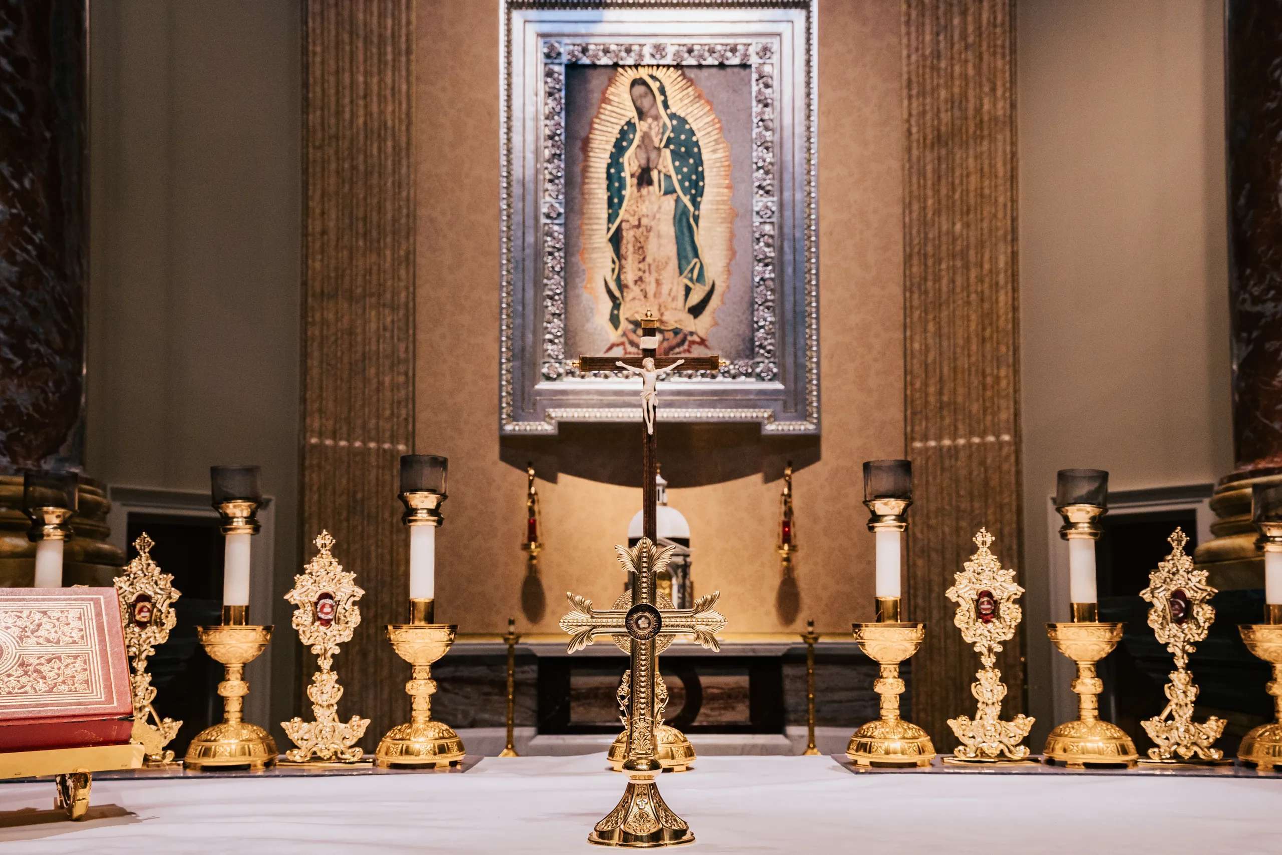 Relic of the True Cross. (Image courtesy of the Shrine of Our Lady of Guadalupe)